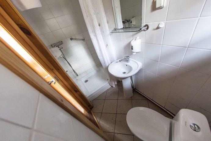 Imagen de la habitación del Hotel Porto Resort. Foto 17