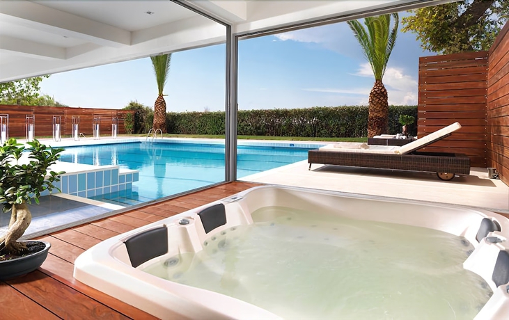 Imagen de la piscina del Hotel Porto Rio Casino. Foto 19