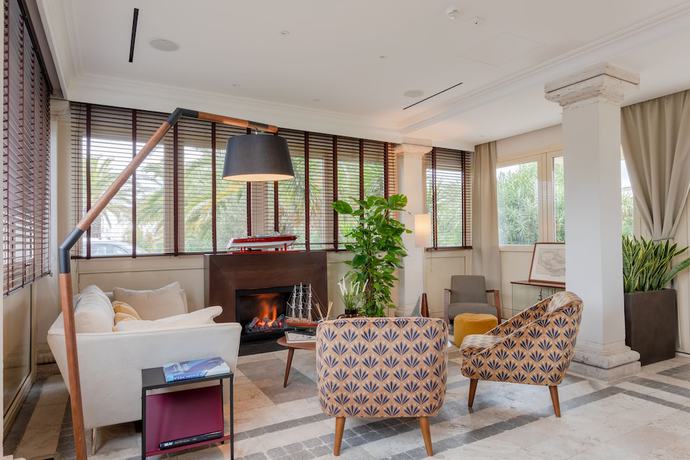 Imagen de los interiores del Hotel Porto Romano The Marina Resort. Foto 18