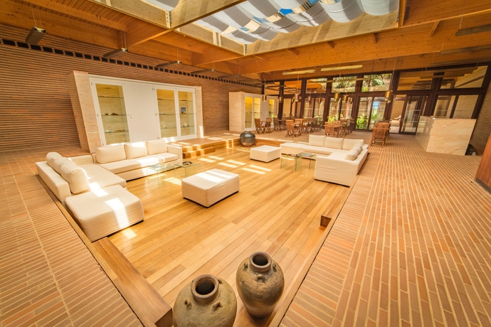 Imagen de los interiores del Hotel Porto Santo and Spa. Foto 13