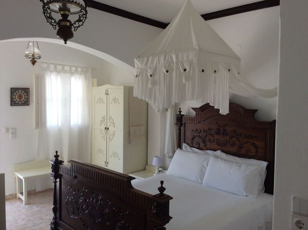 Imagen de la habitación del Hotel Porto Scoutari Romantic. Foto 18