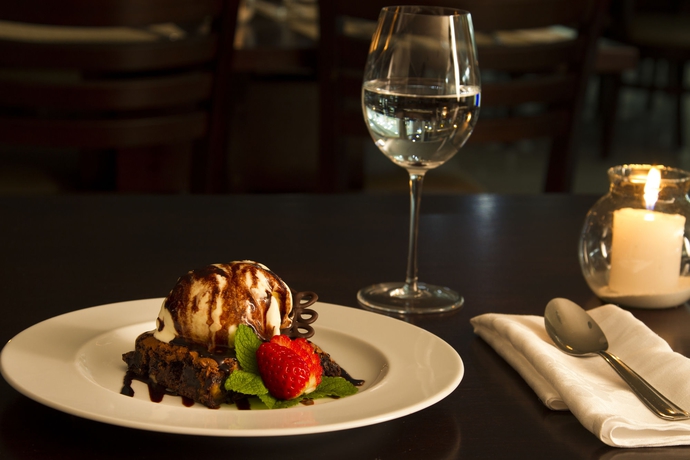 Imagen del bar/restaurante del Hotel Porto Sol Beach. Foto 5