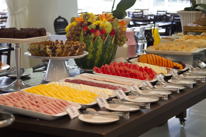 Imagen del bar/restaurante del Hotel Porto Sol Beach. Foto 6