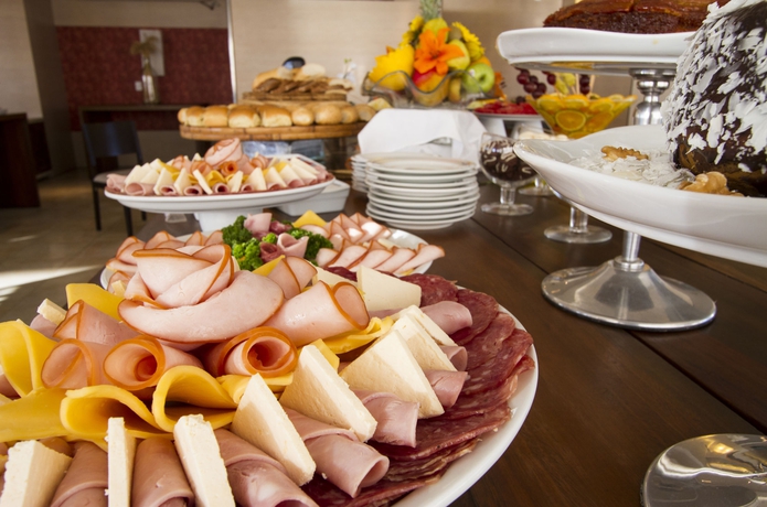 Imagen del bar/restaurante del Hotel Porto Sol Ingleses. Foto 5