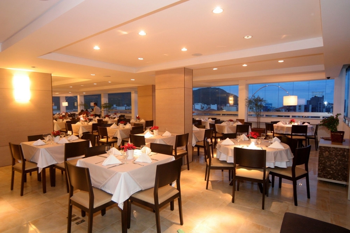 Imagen del bar/restaurante del Hotel Porto Sol Ingleses. Foto 8