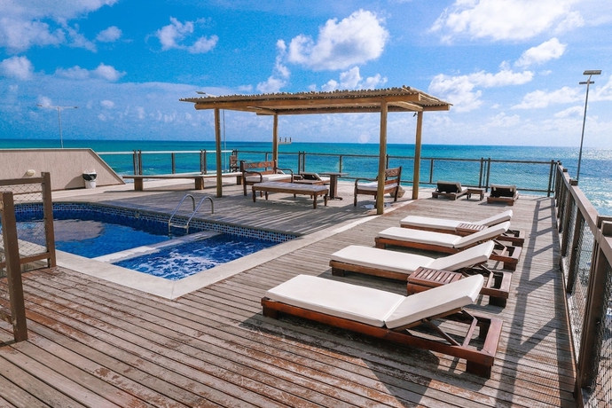 Imagen de la piscina del Hotel Porto Suites Natal. Foto 19