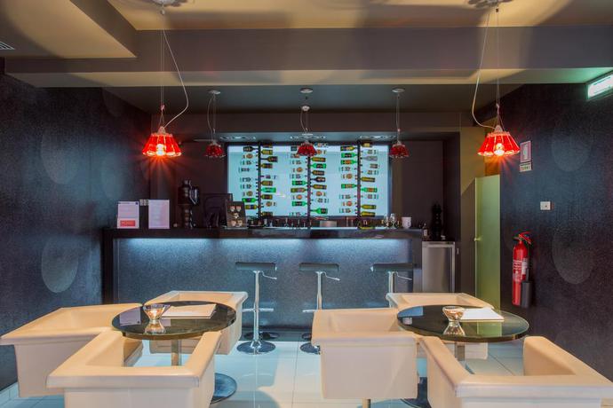 Imagen del bar/restaurante del Hotel Porto Trindade. Foto 3