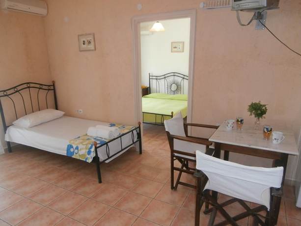 Imagen de la habitación del Hotel Porto Tsi Ostrias. Foto 3