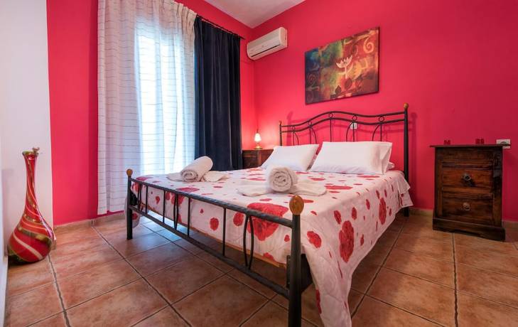 Imagen de la habitación del Hotel Porto Tsi Ostrias. Foto 15