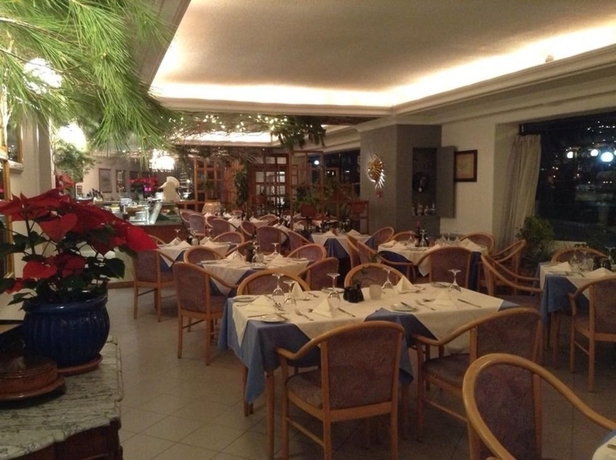Imagen del bar/restaurante del Hotel Porto del Sol. Foto 2
