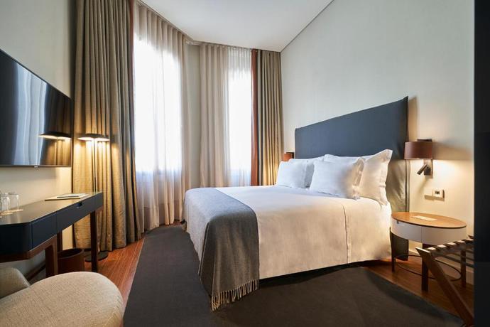 Imagen general del Hotel Portobay Flores. Foto 9