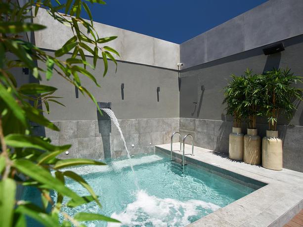 Imagen de la piscina del Hotel Portobay Marquês. Foto 15