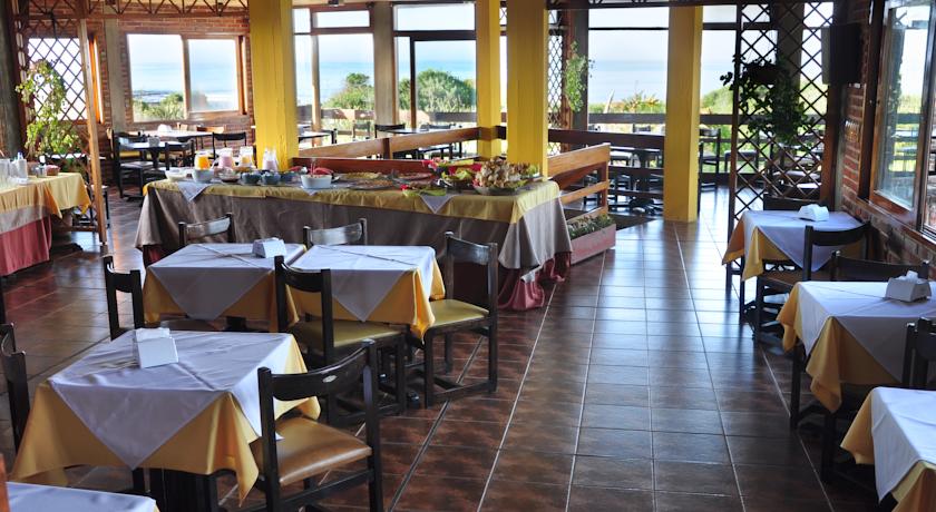 Imagen del bar/restaurante del Hotel Portobello, La Paloma. Foto 2