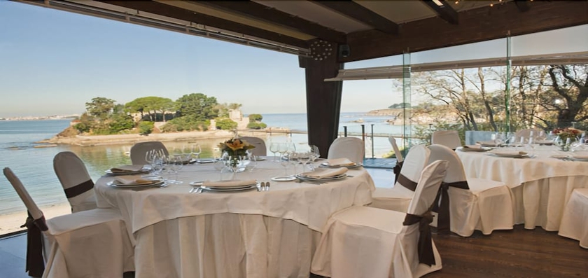 Imagen del bar/restaurante del Hotel Portocobo. Foto 3