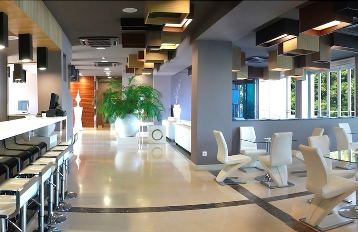 Imagen del bar/restaurante del Hotel Portocobo. Foto 9