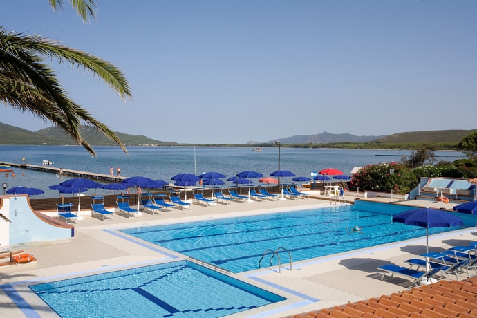 Imagen de la piscina del Hotel Portoconte. Foto 11