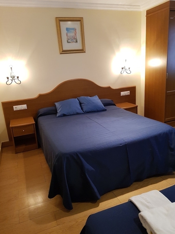 Imagen de la habitación del Hotel Portofino, Ampuriabrava. Foto 7