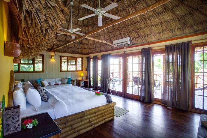 Imagen de la habitación del Hotel Portofino Beach Resort. Foto 4