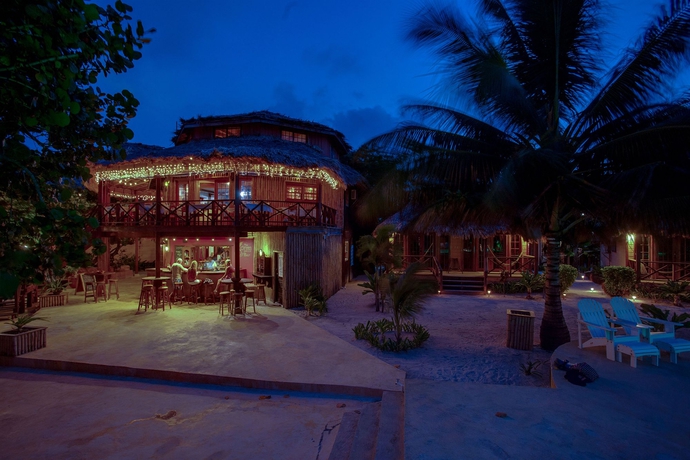 Imagen del bar/restaurante del Hotel Portofino Beach Resort. Foto 3