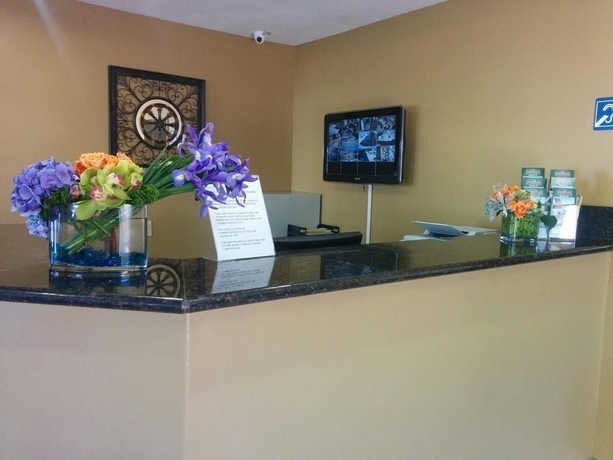 Imagen de los interiores del Hotel Portofino Inn Burbank. Foto 16