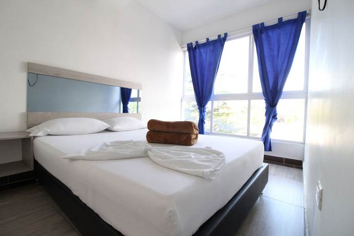 Imagen de la habitación del Hotel Porton Estadio. Foto 4