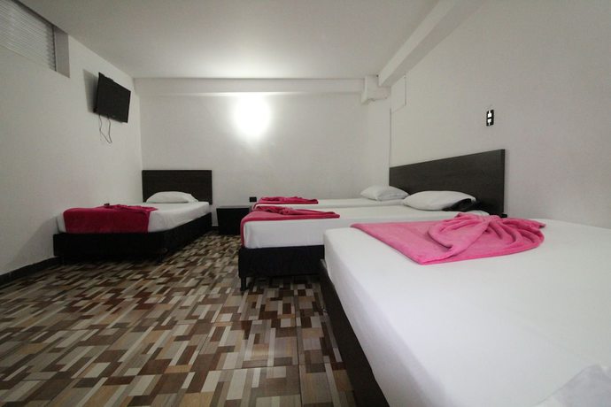 Imagen de la habitación del Hotel Porton Estadio. Foto 13