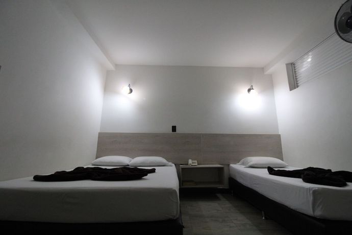 Imagen de la habitación del Hotel Porton Estadio. Foto 14