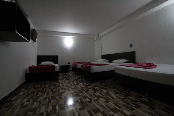 Imagen de la habitación del Hotel Porton Estadio. Foto 17