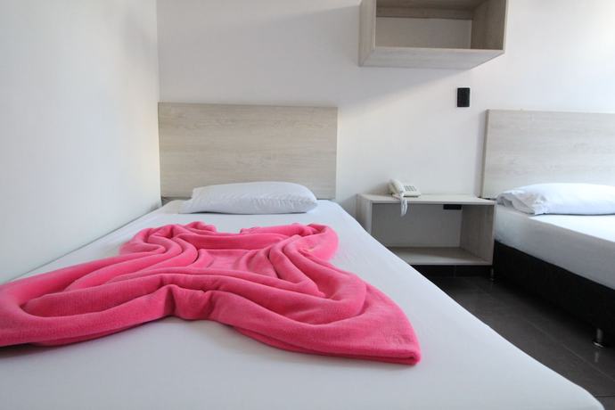 Imagen de la habitación del Hotel Porton Estadio. Foto 18