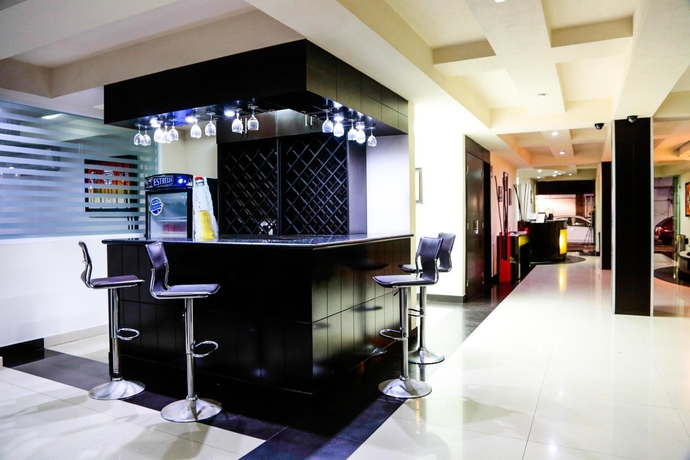 Imagen del bar/restaurante del Hotel Portonovo Plaza Malecón. Foto 5