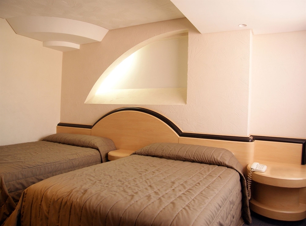 Imagen de la habitación del Hotel Portonovo and Suites. Foto 5