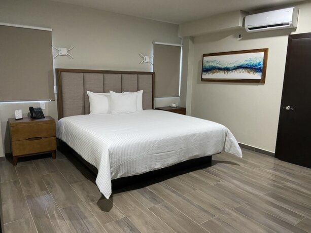 Imagen de la habitación del Hotel Portozul. Foto 5
