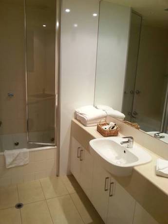 Imagen de la habitación del Hotel Portsea Village Resort. Foto 4
