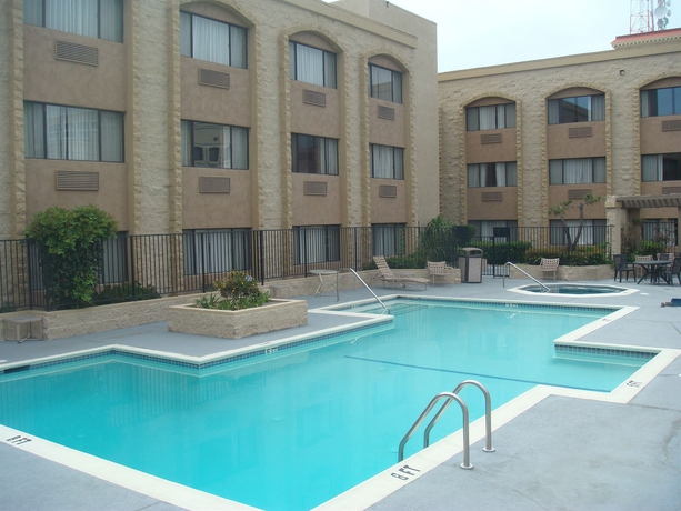 Imagen de la piscina del Hotel Portside Inn and Suites. Foto 15