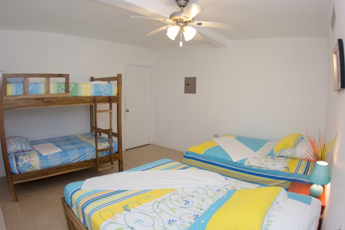 Imagen de la habitación del Hotel Posada Bah&iacute;a Azul. Foto 5