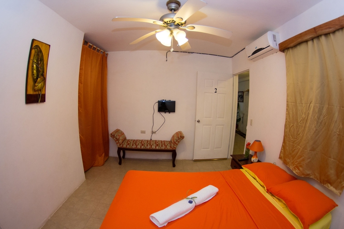 Imagen de la habitación del Hotel Posada Bah&iacute;a Azul. Foto 8