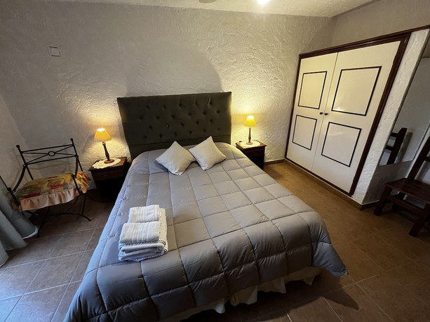 Imagen de la habitación del Hotel Posada Chalet Suisse. Foto 16