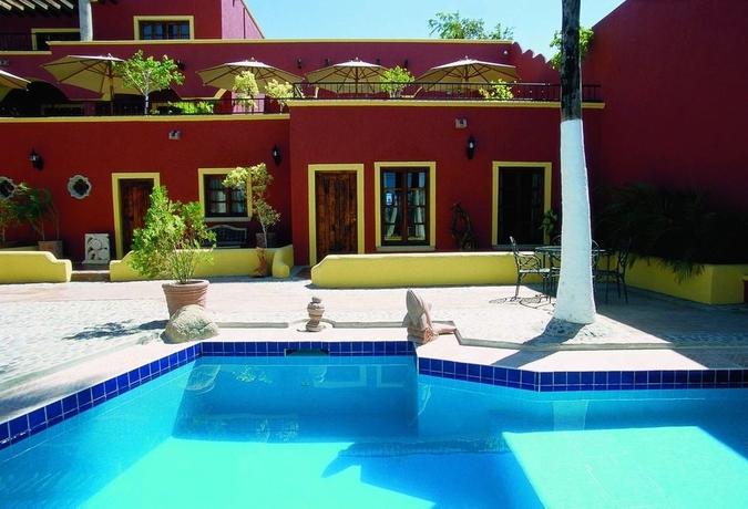 Imagen de la piscina del Hotel Posada De Las Flores La Paz. Foto 11