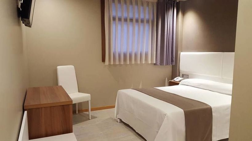 Imagen de la habitación del Hotel Posada De Roces. Foto 7