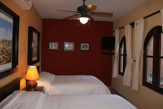 Imagen de la habitación del Hotel Posada Del Cortes. Foto 4