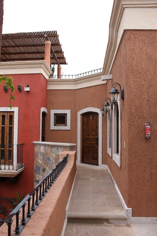 Imagen de los exteriores del Hotel Posada Del Cortes. Foto 12