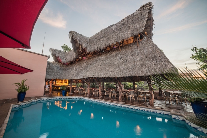 Imagen de la piscina del Hotel Posada Del Hidalgo By Balderrama Collection. Foto 17