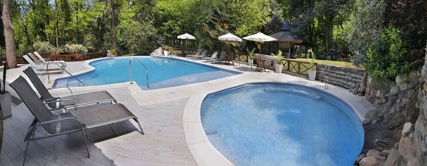 Imagen de la piscina del Hotel Posada Del Sauce. Foto 32