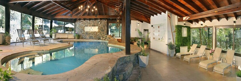 Imagen de la piscina del Hotel Posada Del Sauce. Foto 33