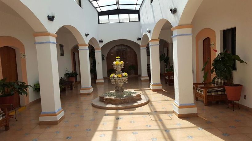 Imagen de los exteriores del Hotel Posada Del Virrey. Foto 9