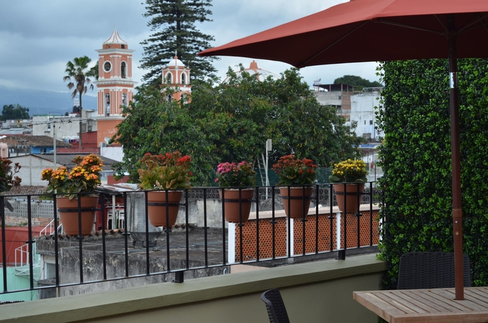 Imagen de los exteriores del Hotel Posada Del Virrey, Xalapa. Foto 17