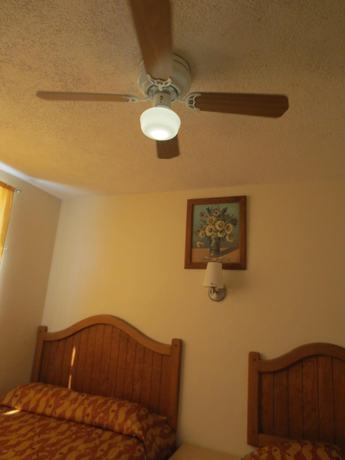Imagen de la habitación del Hotel Posada Diamante. Foto 14