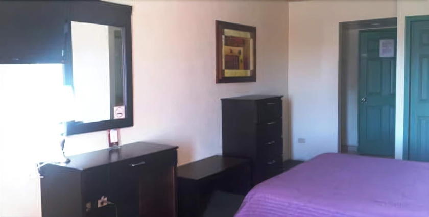 Imagen de la habitación del Hotel Posada Don Fernando. Foto 6