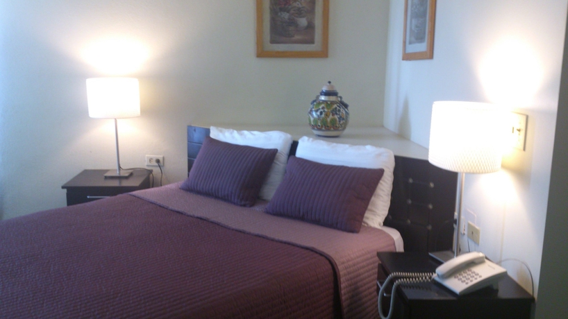 Imagen de la habitación del Hotel Posada Don Fernando. Foto 12