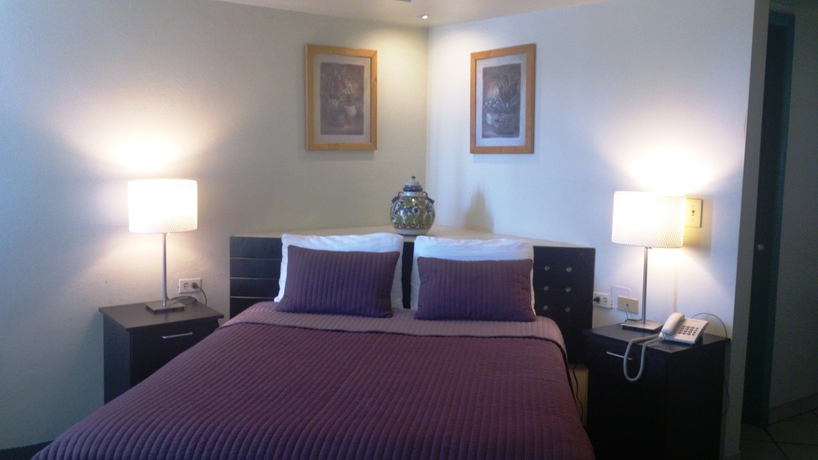 Imagen de la habitación del Hotel Posada Don Fernando. Foto 13